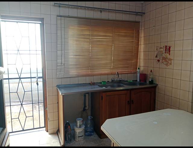 3 BEDROOM FREEHOLD FOR SALE IN RAISETHORPE